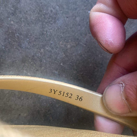 Prada - Picture 4 of 5